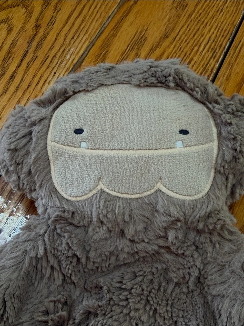 Slumberkins Yeti Bigfoot snugly. Approximately 14”. Good condition.